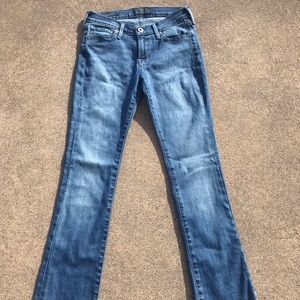 Boot cut, Blue semi light washed jeans!